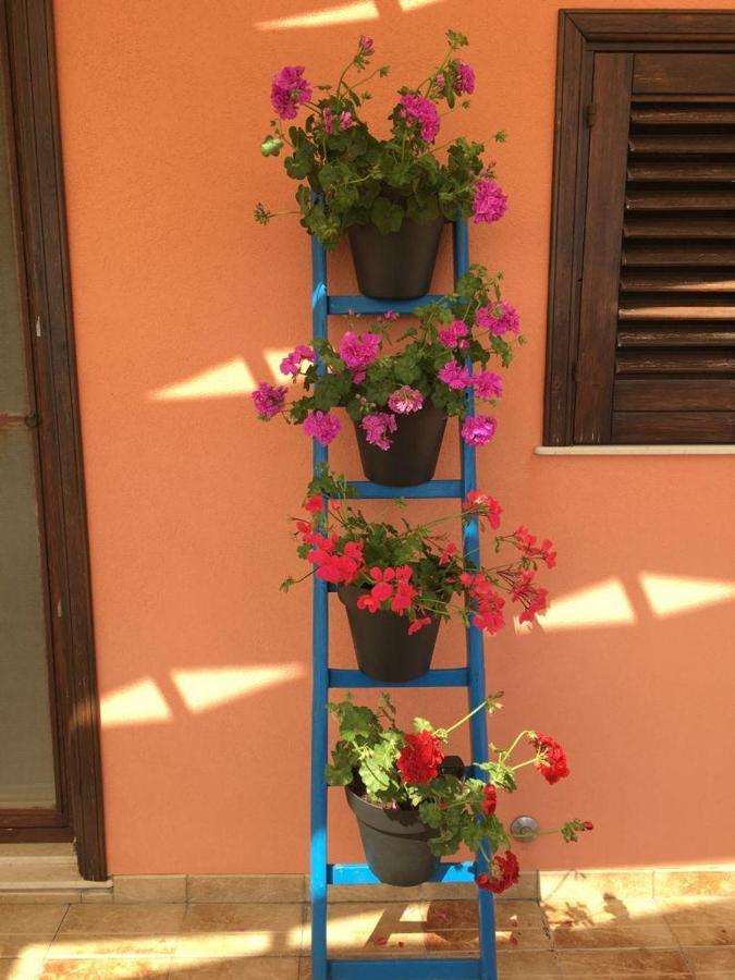 La Stanza Delle Muse In Villa Con Piscina Fontane Bianche Kültér fotó
